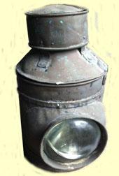 click for 11K .jpg image of GNRI signal lamp